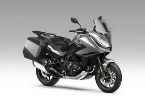 Honda NT1100 pro rok 2027 v nových barvách
